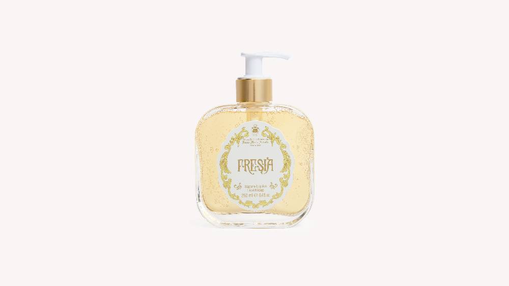 SANTA MARIA NOVELLA SAPONE LIQUIDO FRESIA 250ML 3236001250ML SKU: 3236001250ML Pezzi Unici