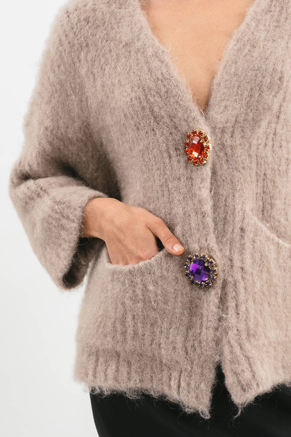 Pink Memories Cardigan over in alpaca con tasche e spille gioiello Consegna Veloce