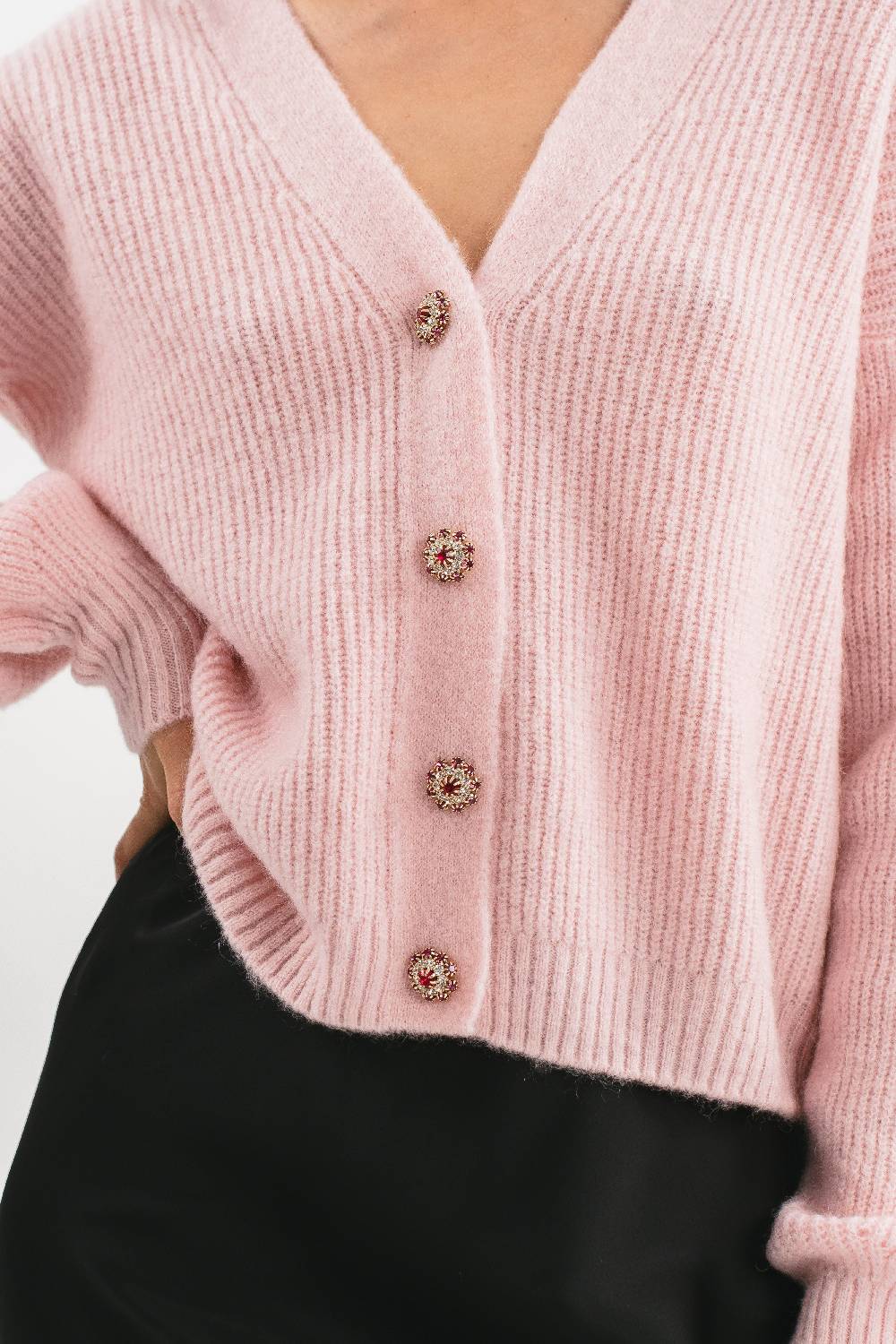 Pink Memories Cardigan crop con bottoni gioiello Economico