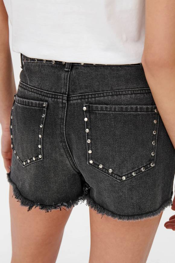 Please Jeans ONLPACY HW STUDDED DENIM SHORTS - 152 006 BLACK DENIM Novità