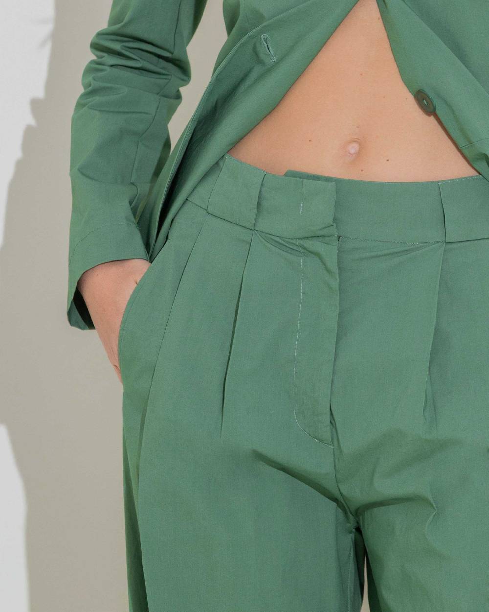 Rialto 48 PANTALONE AMPIO CON PINCES 2025