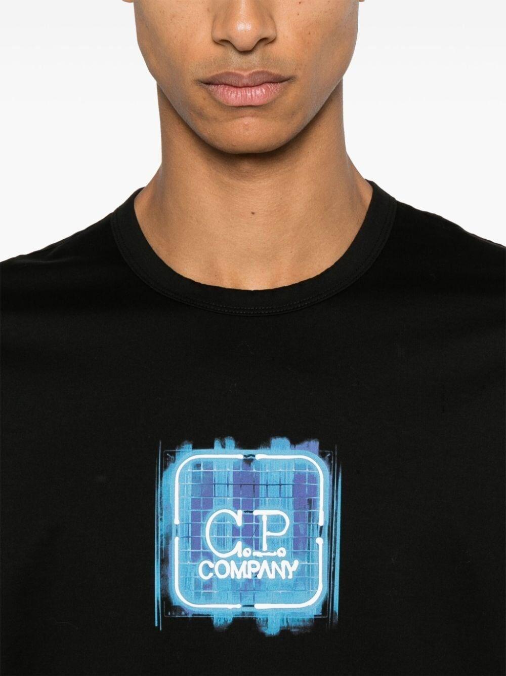 C.p. company `Metropolis Series` Embossed Logo Badge T-Shirt Presa