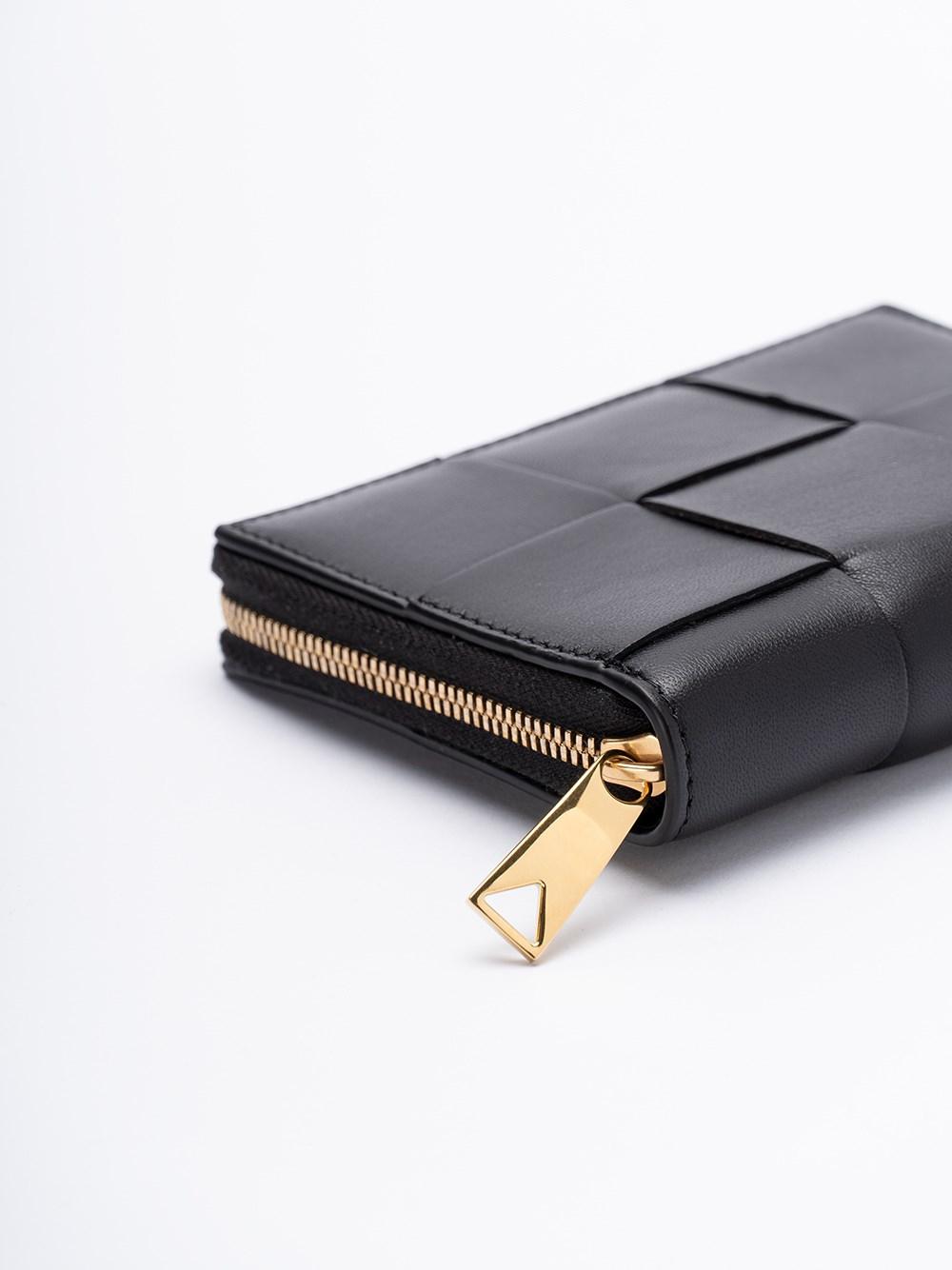 Bottega veneta `Compact Cassette Zip Around Wallet` Offerta settimanale