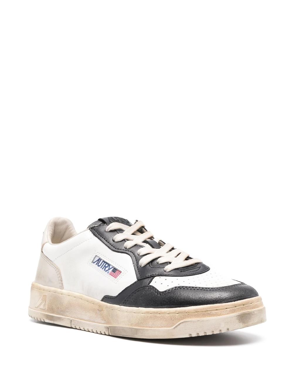 AUTRY Super vintage low leather sneakers Offerte speciali