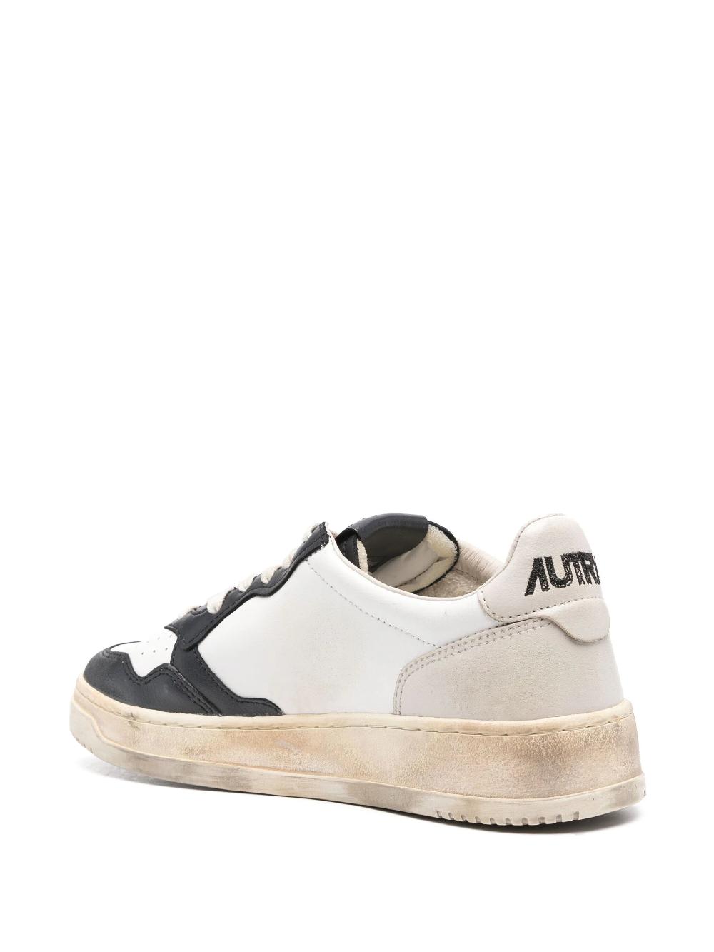 AUTRY Super vintage low leather sneakers Offerte speciali