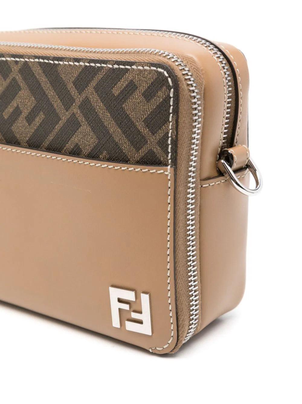 FENDI Squared ff camera case organizer Offerta Pasqua