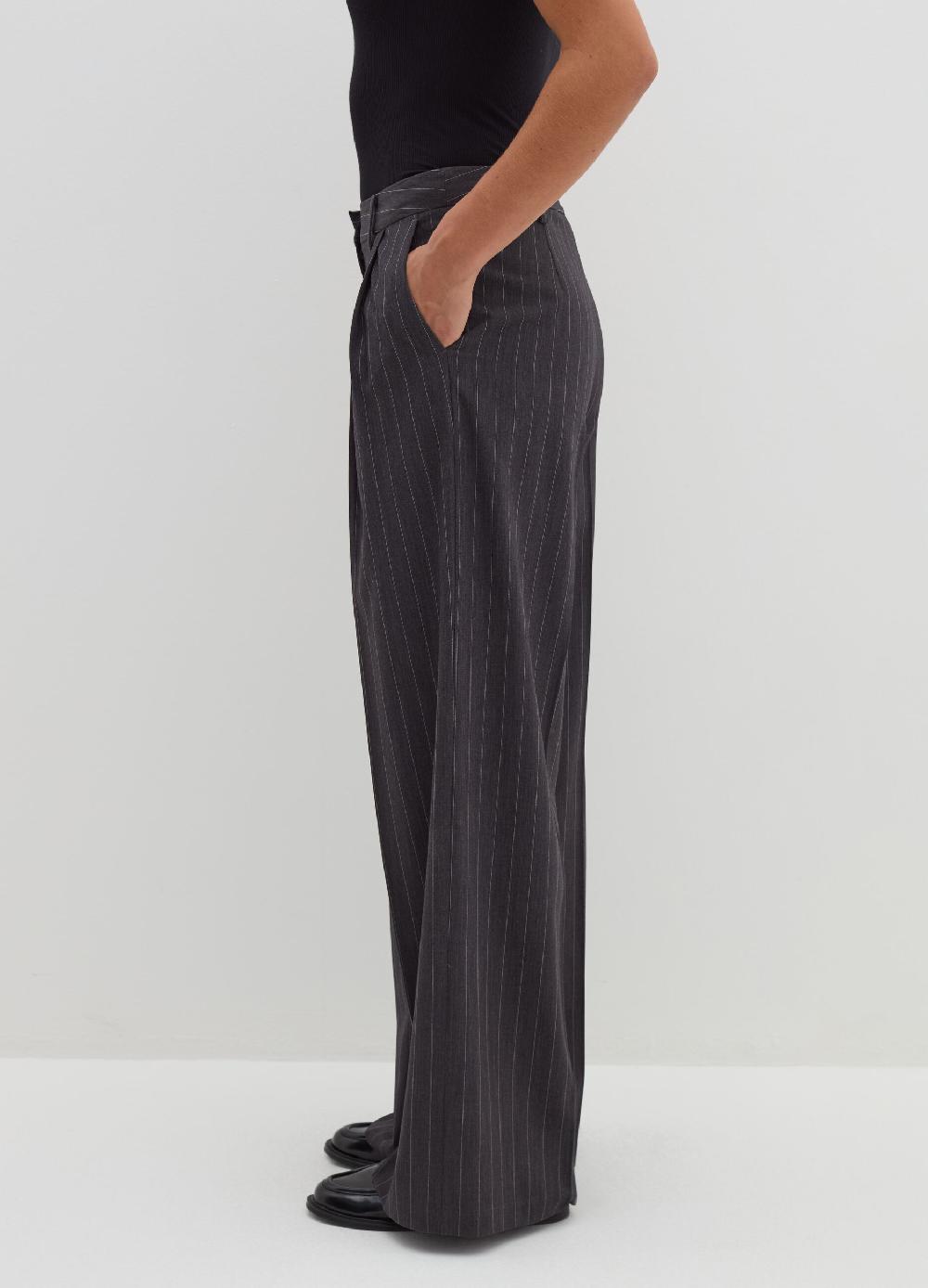 Stefanel Pantalone slouchy fit con pinces Italia