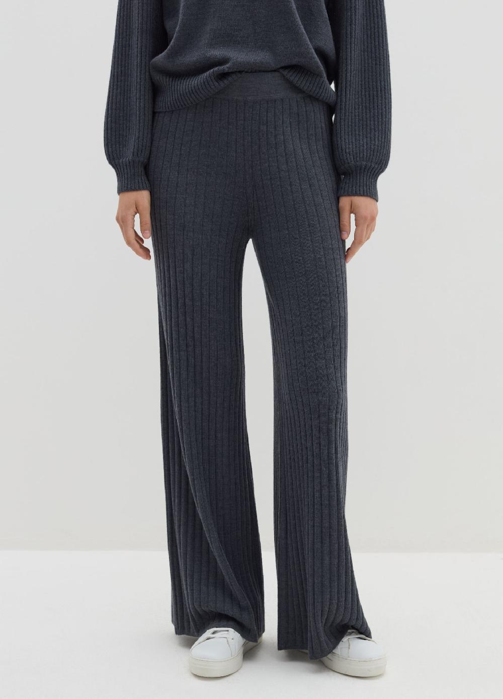 Stefanel Pantalone flare fit in maglia a coste Offerta esclusiva