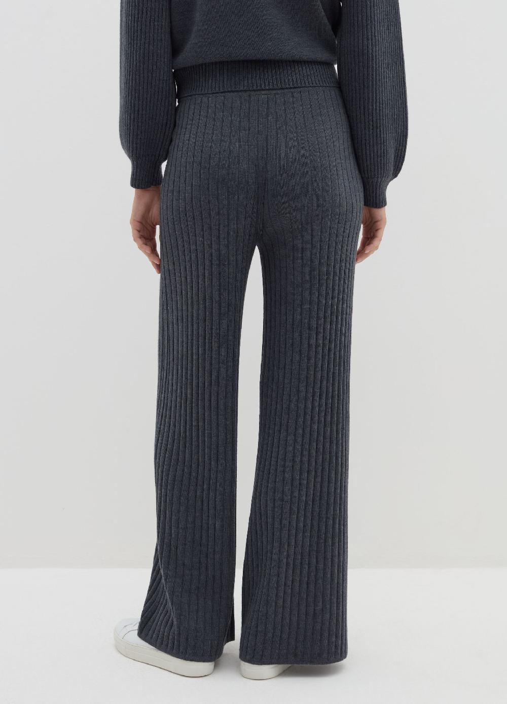Stefanel Pantalone flare fit in maglia a coste Offerta esclusiva