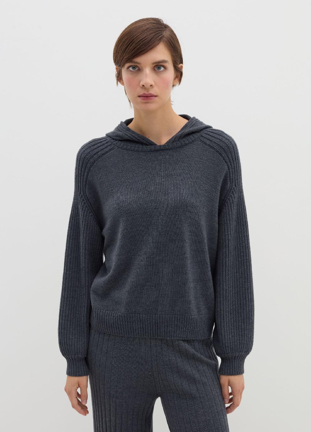 Stefanel Maglia con cappuccio a coste piatte Promozione