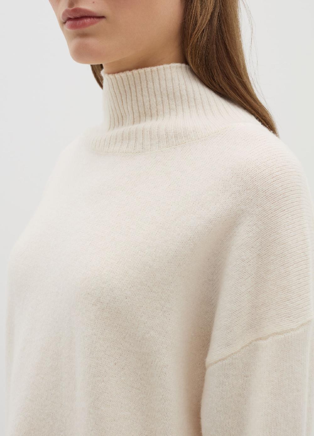 Stefanel Pullover in lana cardata a collo alto Offerta per la Festa della Mamma
