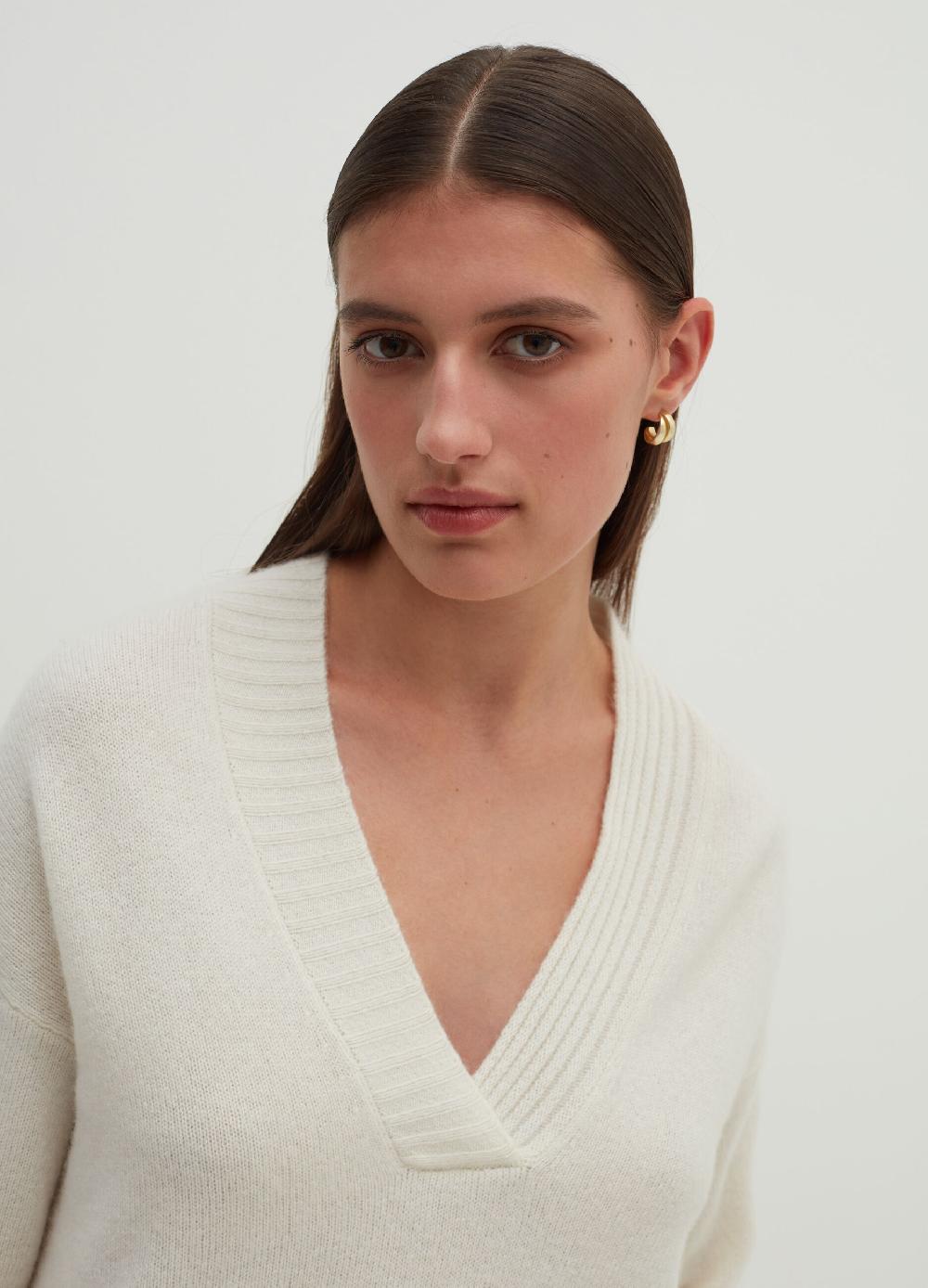 Stefanel Pullover in cashmere con scollo a V Offerte stagionali