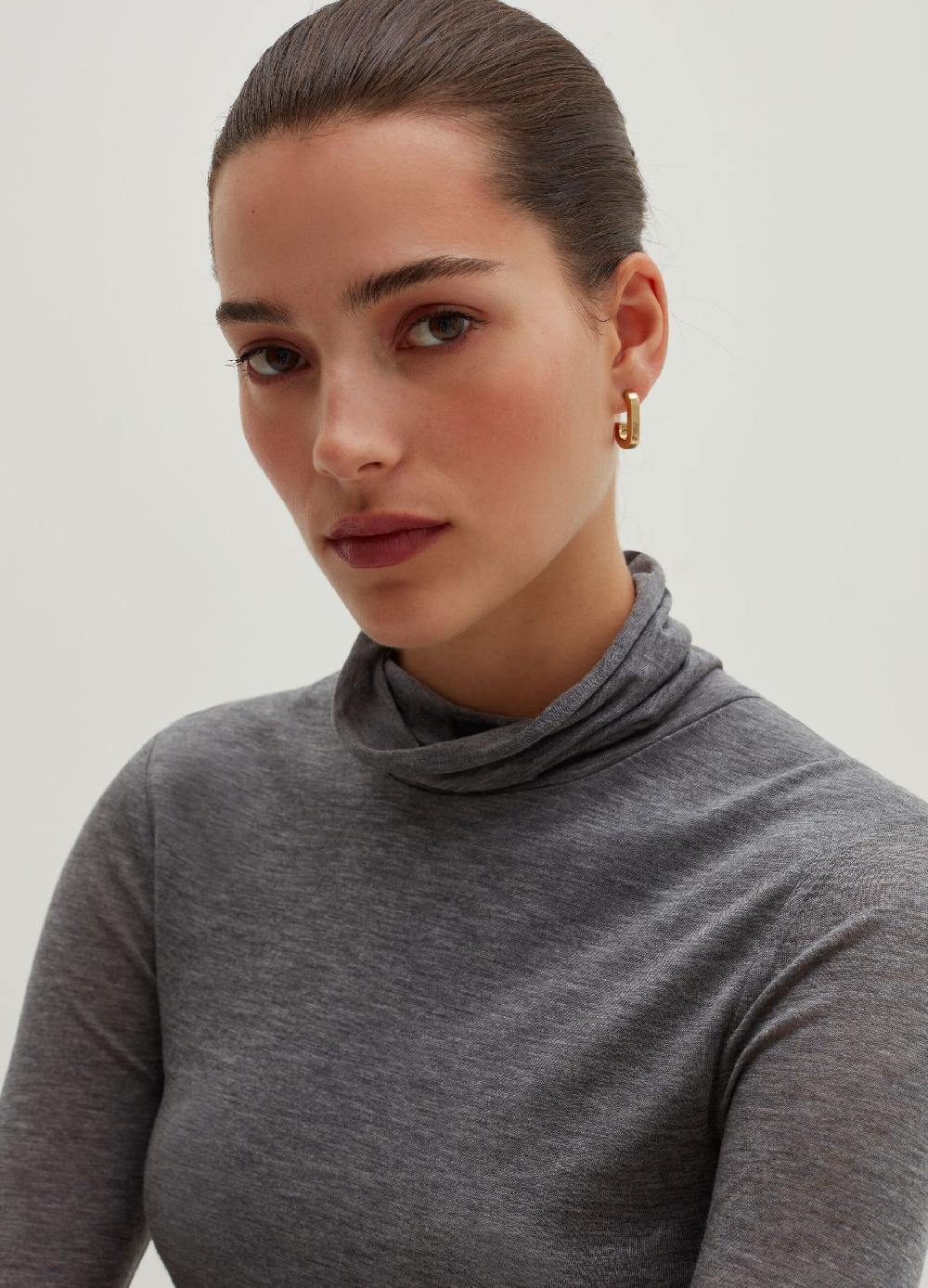 Stefanel T-shirt a maniche lunghe con collo alto Promozione temporanea