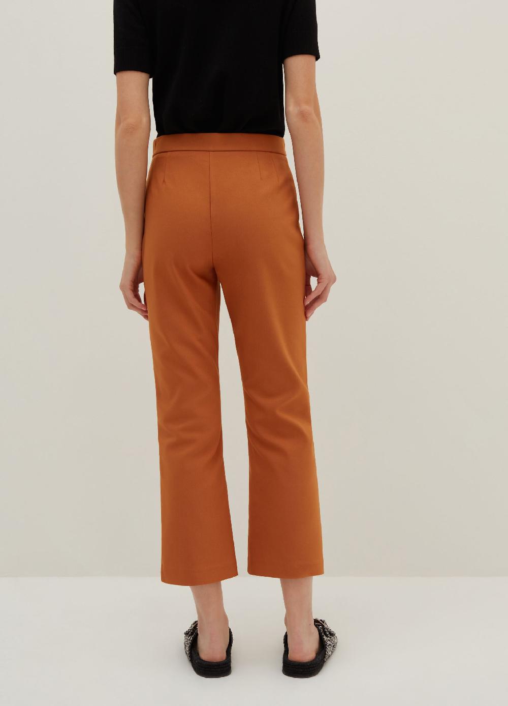 Stefanel Pantalone crop flare In vendita