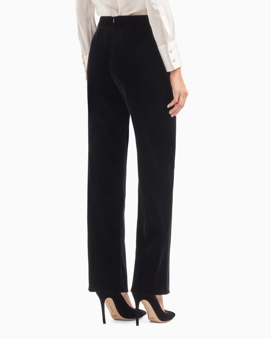 The world of armani PANTALONI CROPPED IN VELLUTO Acquista Ora