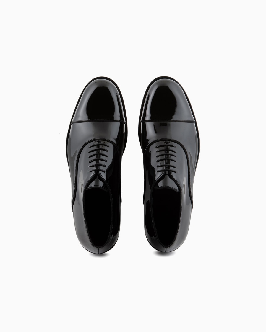 The world of armani OXFORD IN VERNICE Moda