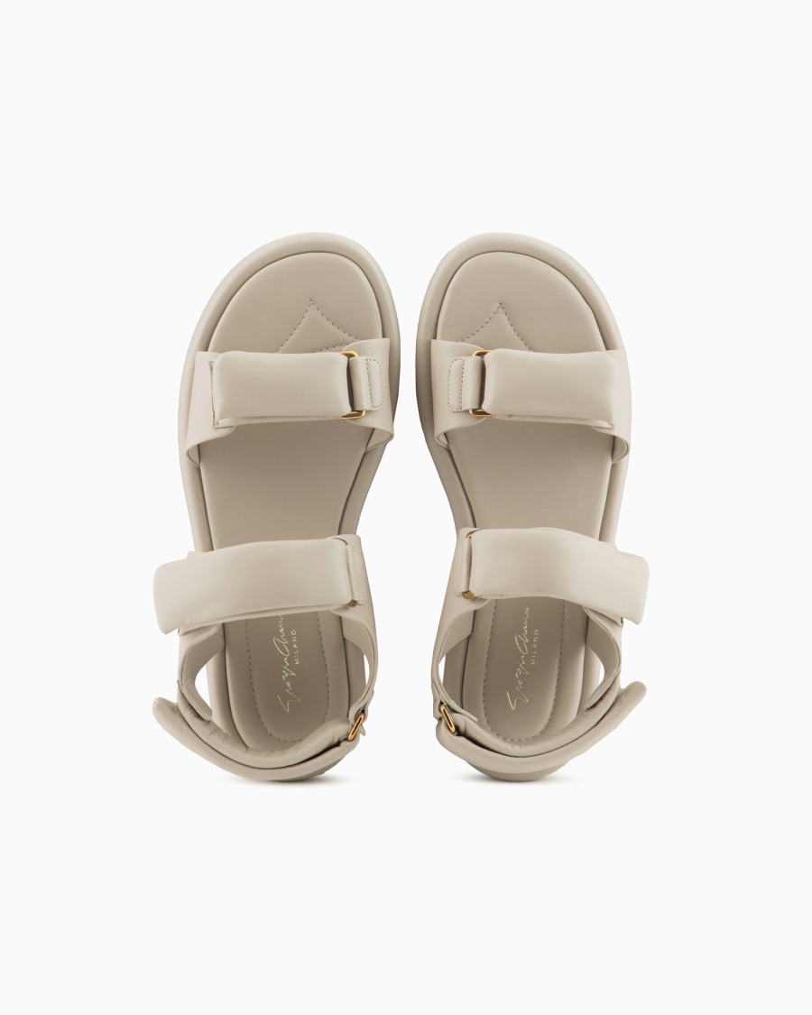 The world of armani SANDALI FLAT IN NAPPA IMBOTTITA Italia