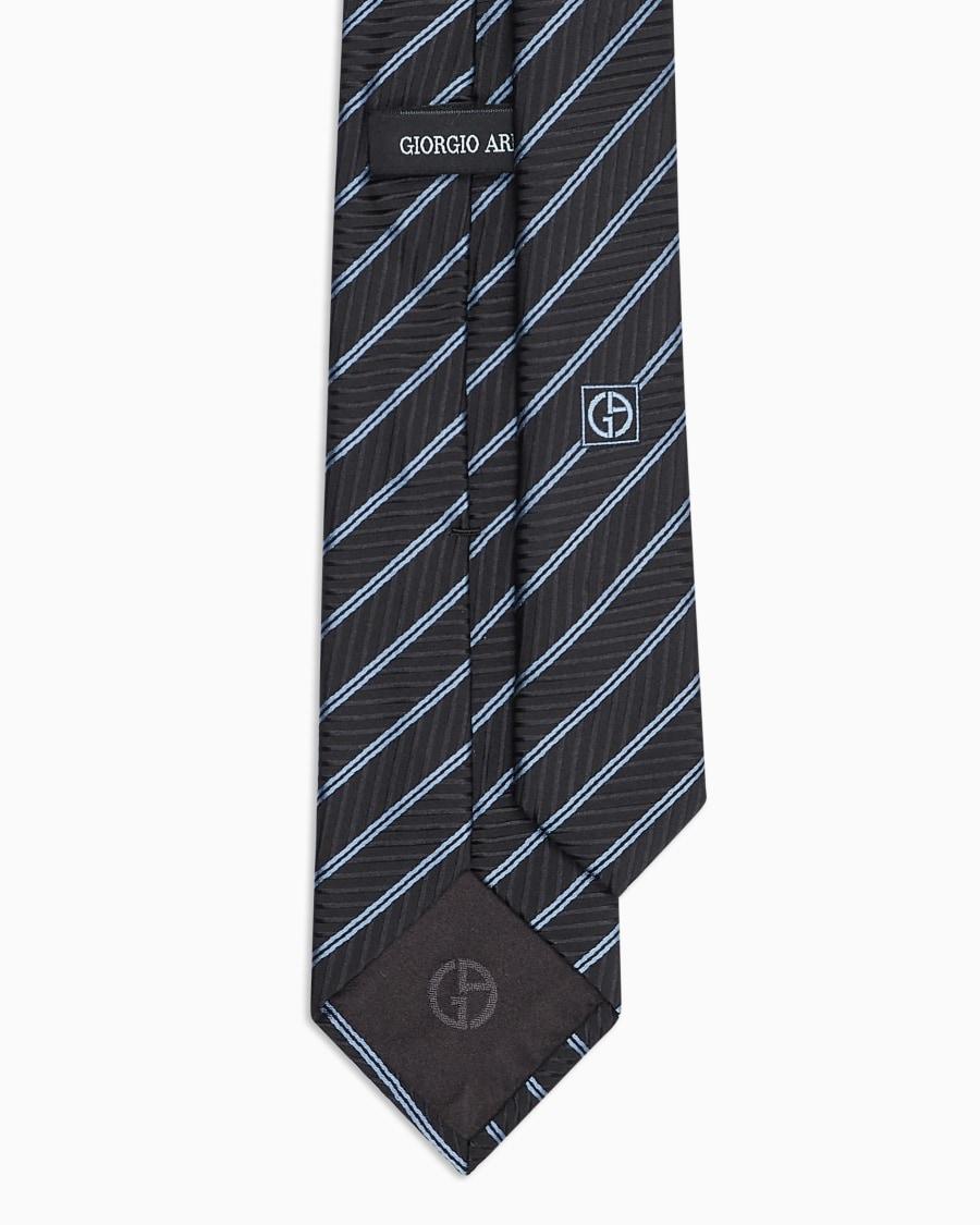 The world of armani CRAVATTA IN SETA JACQUARD REGIMENTAL Offerte speciali