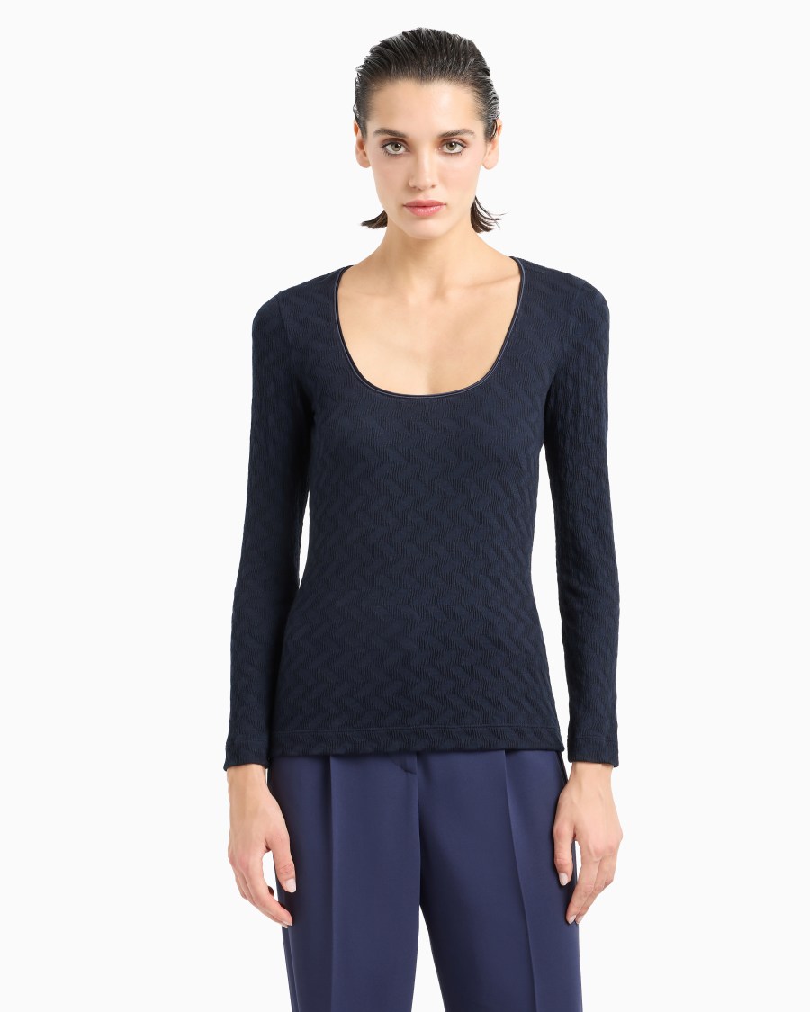 The world of armani MAGLIA GIROCOLLO IN JERSEY DI VISCOSA E CASHMERE JACQUARD ASV Latest stili
