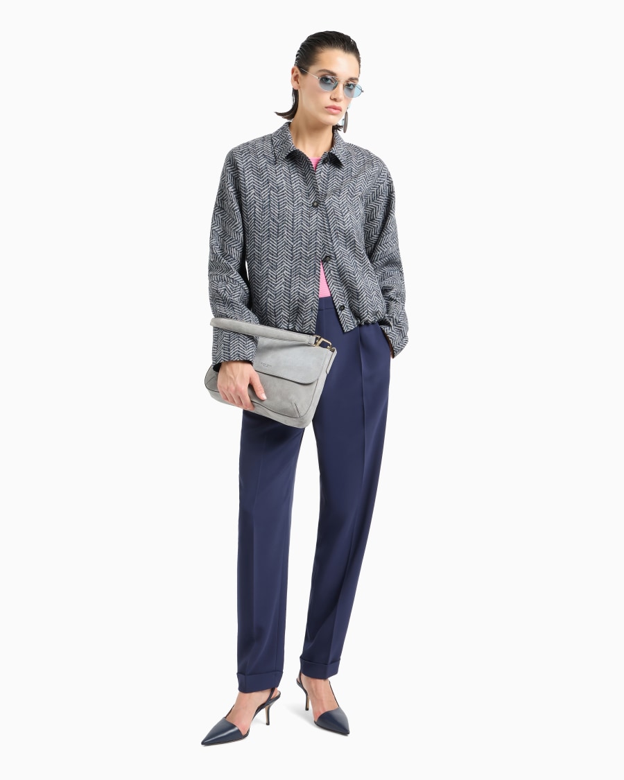 The world of armani PANTALONI DRITTI A UNA PINCE IN CADY DI VISCOSA Online Outlet