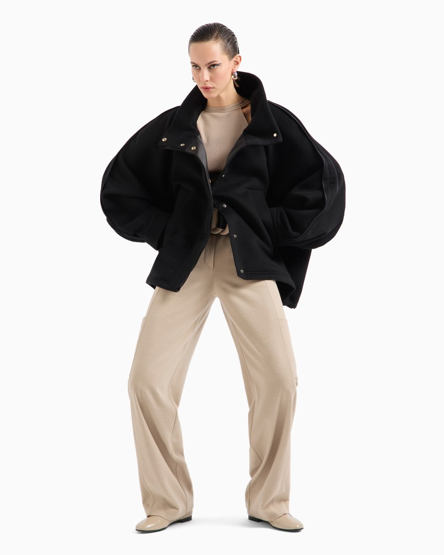 The world of armani PANTALONI CASUAL Qualità Garantita