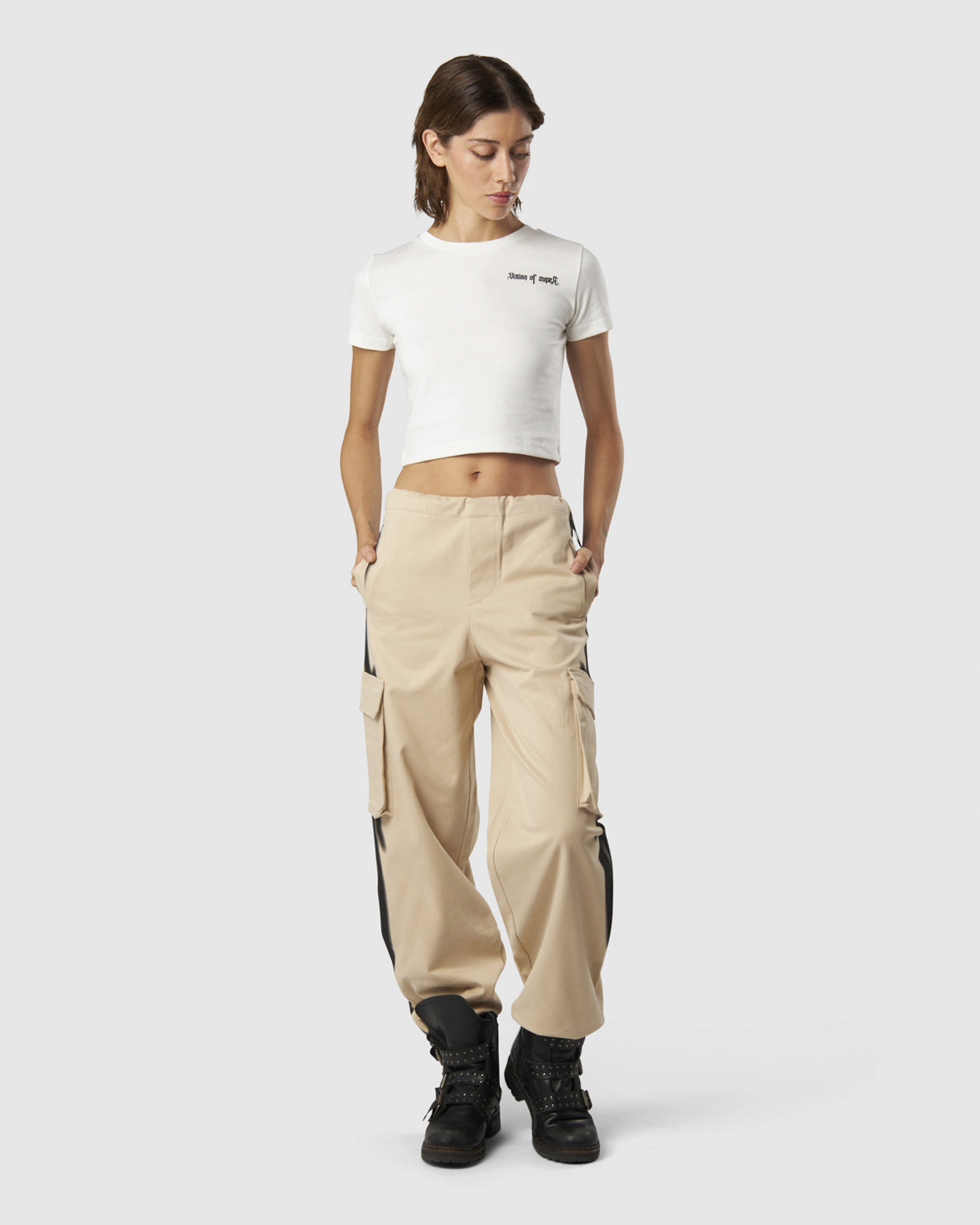 Vision Of Super WHITE CROP T-SHIRT WITH EMBROIDERED TRIBAL LOGO ON FRONT AND EMBROIDERED TRIBAL GRAPHIC ON BACK Negozio